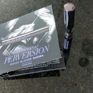 Perversion mascara by urban decay
